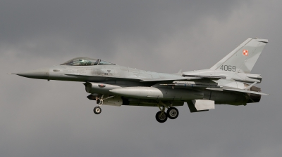 Photo ID 97368 by Bert van Wijk. Poland Air Force General Dynamics F 16C Fighting Falcon, 4069