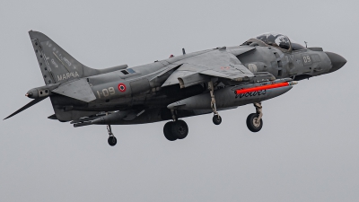 Photo ID 12901 by Alex van Noye. Italy Navy McDonnell Douglas AV 8B Harrier ll, MM7215