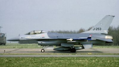 Photo ID 101129 by Joop de Groot. Netherlands Air Force General Dynamics F 16A Fighting Falcon, J 253