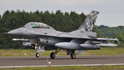 Photo ID 101213 by Peter Terlouw. Norway Air Force General Dynamics F 16BM Fighting Falcon, 692