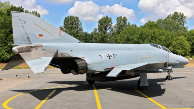 Photo ID 102185 by Markus Schrader. Germany Air Force McDonnell Douglas F 4F Phantom II, 37 01