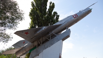 Photo ID 104746 by Andreas Zeitler - Flying-Wings. Russia Air Force Mikoyan Gurevich MiG 21UM, 01 RED