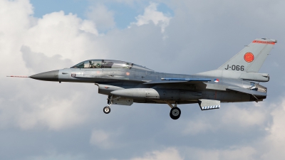 Photo ID 107081 by Karl-Heinz Krebs. Netherlands Air Force General Dynamics F 16BM Fighting Falcon, J 066