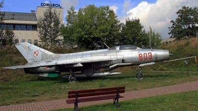 Photo ID 111847 by Chris Albutt. Poland Air Force Mikoyan Gurevich MiG 21F 13, 809