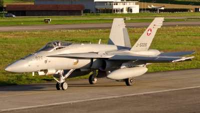 Photo ID 107689 by Karl-Heinz Krebs. Switzerland Air Force McDonnell Douglas F A 18C Hornet, J 5026