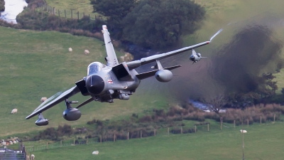 Photo ID 108112 by Neil Bates. UK Air Force Panavia Tornado GR4, ZA447