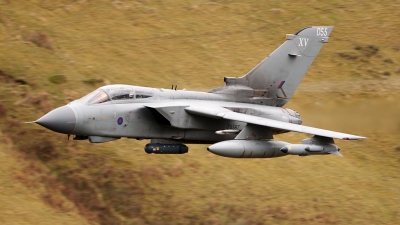 Photo ID 109244 by Paul Massey. UK Air Force Panavia Tornado GR4, ZA587
