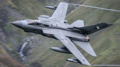 Photo ID 109574 by Adrian Harrison. UK Air Force Panavia Tornado GR4, ZA548
