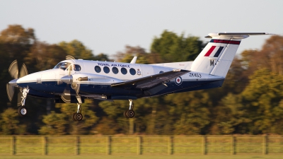 Photo ID 109640 by Chris Lofting. UK Air Force Beech Super King Air B200, ZK453