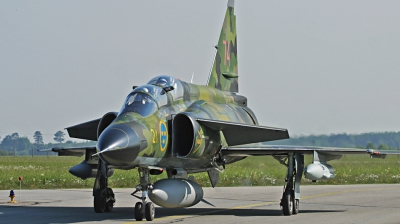 Photo ID 14277 by Jaco Haasnoot. Sweden Air Force Saab Sk37E Viggen, 37813