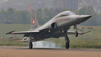 Photo ID 112054 by Martin Thoeni - Powerplanes. Switzerland Air Force Northrop F 5F Tiger II, J 3202