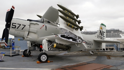 Photo ID 114318 by W.A.Kazior. USA Navy Douglas AD 4W Skyraider, 127922