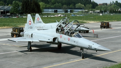 Photo ID 114901 by Joop de Groot. Switzerland Air Force Northrop F 5F Tiger II, J 3211