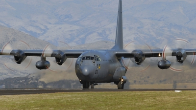 Photo ID 116067 by rinze de vries. New Zealand Air Force Lockheed C 130H Hercules L 382, NZ7001