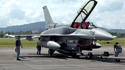 Photo ID 116772 by Carl Brent. Singapore Air Force General Dynamics F 16D Fighting Falcon, 673