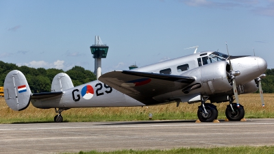 Photo ID 121646 by Thomas Ziegler - Aviation-Media. Private Stichting Koninklijke Luchtmacht Historische Vlucht Beech Expeditor 3NMT D18S, PH KHV