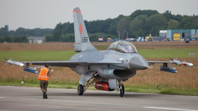 Photo ID 121995 by Robert Hoeting. Netherlands Air Force General Dynamics F 16BM Fighting Falcon, J 066