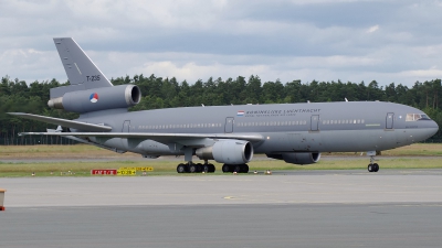 Photo ID 122246 by Günther Feniuk. Netherlands Air Force McDonnell Douglas KDC 10 30CF, T 235