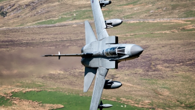 Photo ID 122471 by Lloyd Horgan. UK Air Force Panavia Tornado GR1, ZA550