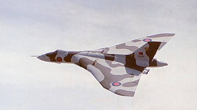 Photo ID 122614 by Robert W. Karlosky. UK Air Force Avro 698 Vulcan B2, XH561