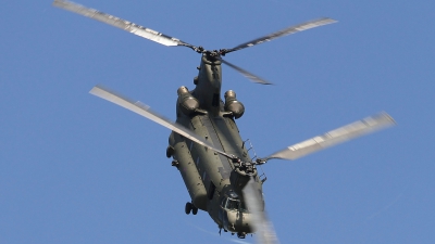 Photo ID 123471 by Paul Newbold. UK Air Force Boeing Vertol Chinook HC2 CH 47D, ZA674