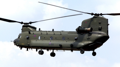 Photo ID 125793 by Carl Brent. UK Air Force Boeing Vertol Chinook HC2 CH 47D, ZA674
