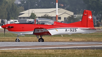 Photo ID 125918 by Niels Roman / VORTEX-images. Switzerland Air Force Pilatus NCPC 7 Turbo Trainer, A 925