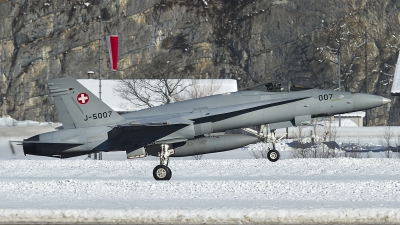 Photo ID 126101 by Thomas Ziegler - Aviation-Media. Switzerland Air Force McDonnell Douglas F A 18C Hornet, J 5007