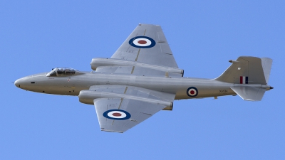 Photo ID 127987 by Tom Gibbons. Private Midair Squadron English Electric Canberra PR9, G OMHD