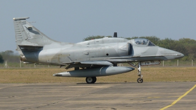 Photo ID 128488 by Fabian Pesikonis. Argentina Air Force Douglas A 4AR Fightinghawk, C 920