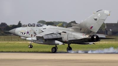 Photo ID 129111 by Chris Lofting. UK Air Force Panavia Tornado GR4A, ZA371