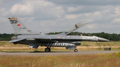 Photo ID 16814 by Hans den Uyl. Turkey Air Force General Dynamics F 16D Fighting Falcon, 93 0695