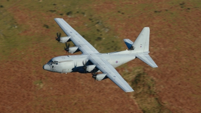 Photo ID 16818 by Barry Swann. UK Air Force Lockheed Martin Hercules C5 C 130J L 382, ZH880