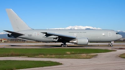 Photo ID 132129 by Roberto Bianchi. Italy Air Force Boeing KC 767A 767 2EY ER, MM62226
