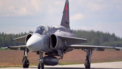 Photo ID 17194 by Peter Terlouw. Sweden Air Force Saab JA37 Viggen, 37415