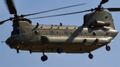 Photo ID 132457 by Chris Albutt. UK Air Force Boeing Vertol Chinook HC2 CH 47D, ZA674