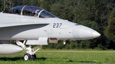 Photo ID 134916 by Jan Eenling. Switzerland Air Force McDonnell Douglas F A 18D Hornet, J 5237