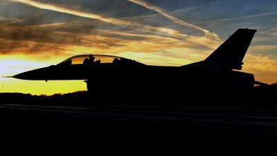 Photo ID 134912 by Niels Roman / VORTEX-images. Belgium Air Force General Dynamics F 16BM Fighting Falcon, FB 24