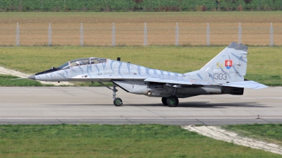 Photo ID 133899 by Milos Ruza. Slovakia Air Force Mikoyan Gurevich MiG 29UB 9 51, 1303