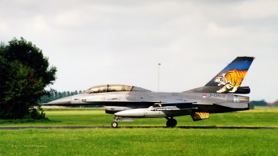 Photo ID 135811 by Jan Eenling. Netherlands Air Force General Dynamics F 16B Fighting Falcon, J 068