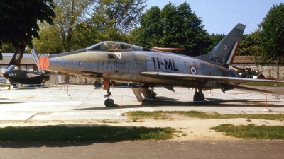 Photo ID 136252 by Chaz Gisby. France Air Force North American F 100D Super Sabre, 42165
