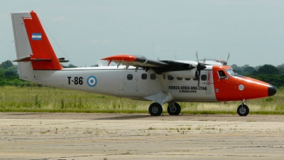 Photo ID 136822 by Martin Kubo. Argentina Air Force De Havilland Canada DHC 6 200 Twin Otter, T 86