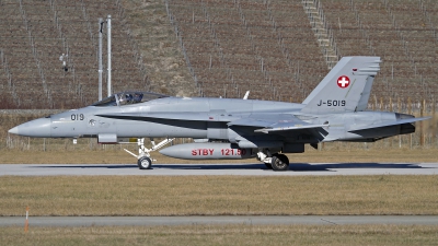 Photo ID 136825 by Niels Roman / VORTEX-images. Switzerland Air Force McDonnell Douglas F A 18C Hornet, J 5019
