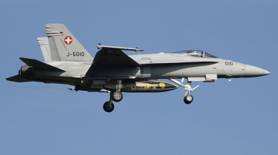 Photo ID 137433 by Arie van Groen. Switzerland Air Force McDonnell Douglas F A 18C Hornet, J 5010
