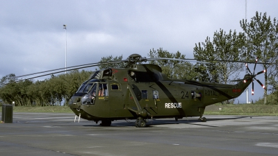 Photo ID 137905 by Marinus Dirk Tabak. UK Navy Westland Sea King HC4, ZF124