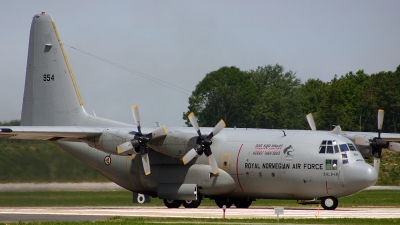 Photo ID 137973 by Jan Eenling. Norway Air Force Lockheed C 130H Hercules L 382, 954