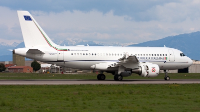 Photo ID 137980 by Roberto Bianchi. Italy Air Force Airbus A319 115 CJ, MM62243