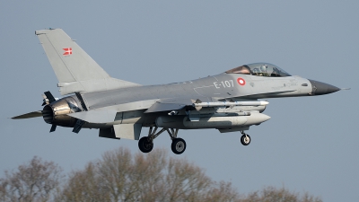 Photo ID 138267 by Lieuwe Hofstra. Denmark Air Force General Dynamics F 16AM Fighting Falcon, E 107