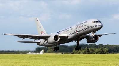 Photo ID 139748 by Craig Wise. New Zealand Air Force Boeing 757 2K2, NZ7571