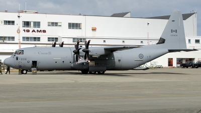 Photo ID 141190 by Mark Munzel. Canada Air Force Lockheed Martin CC 130J Hercules L 382, 130606